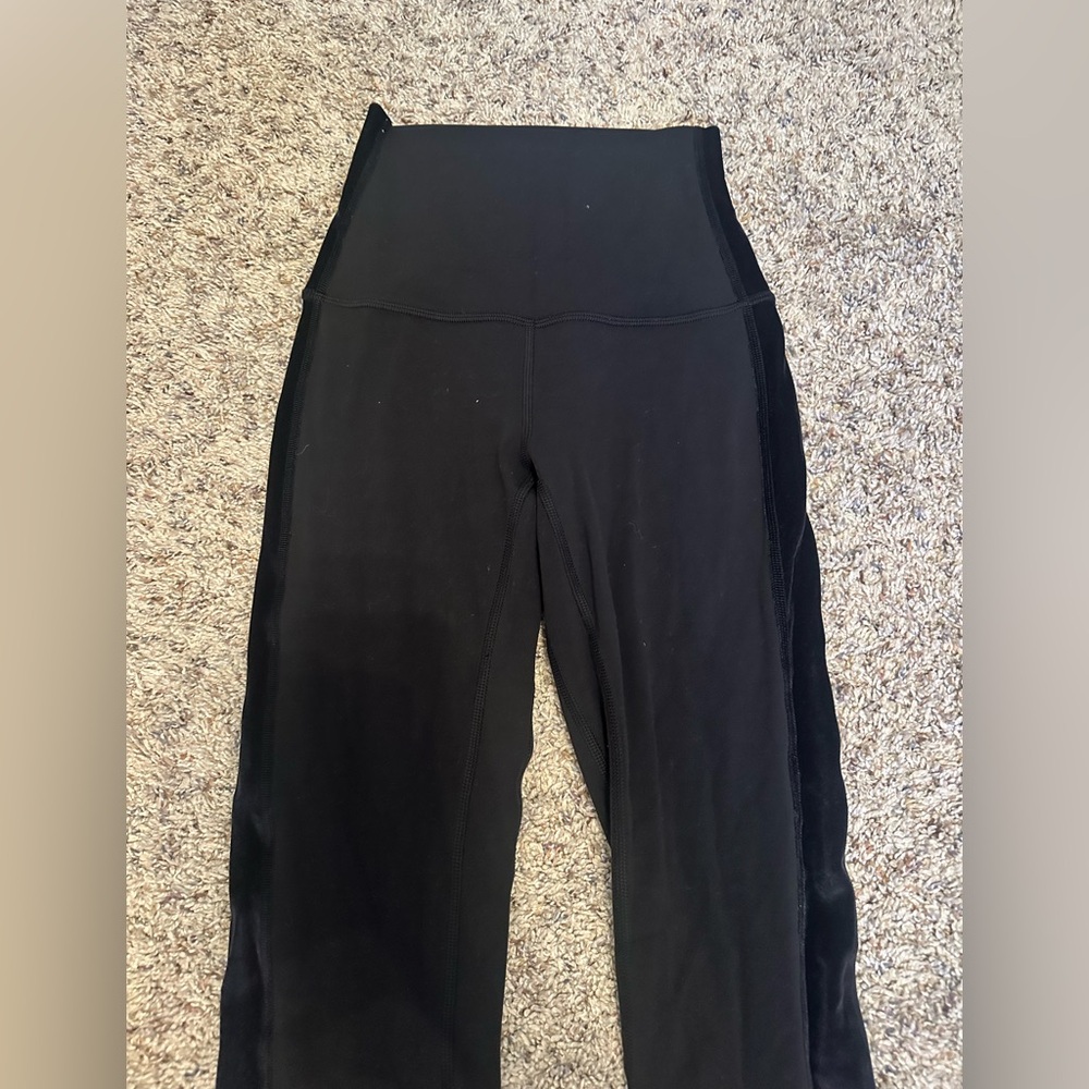 Black Lululemon Align High-Waisted Leggings